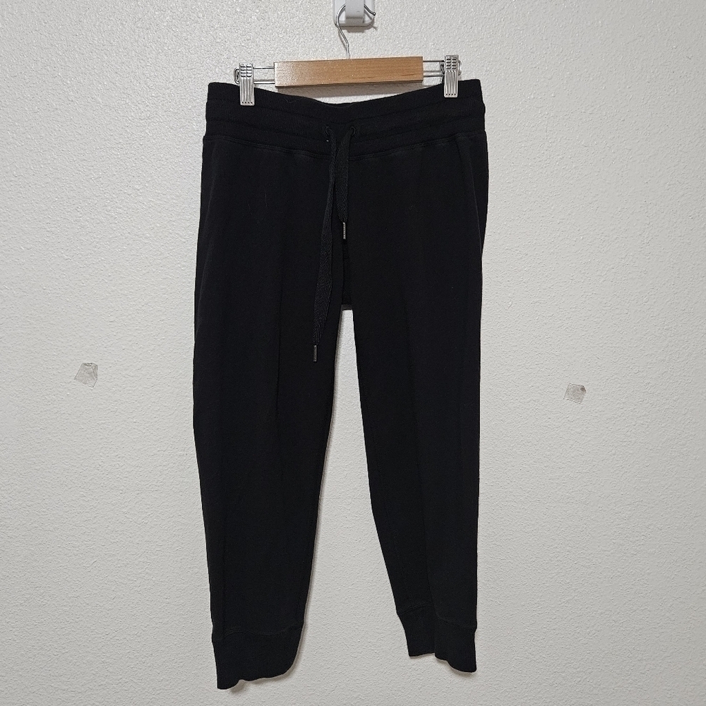 Lululemon cropped jogger style pants size 4